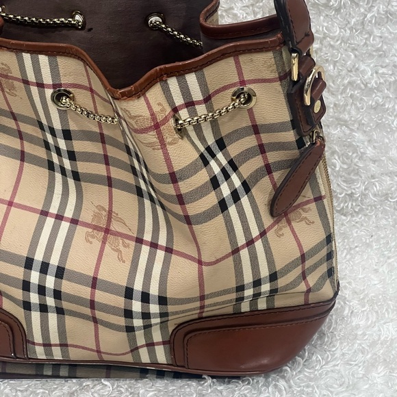 Burberry Beige/Brown Haymarket Check Canvas and Leather Drawstring Bucket Bag - Picture 6 of 16